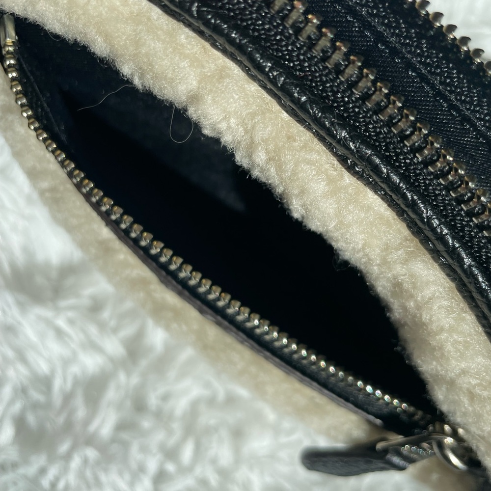 Coach~
SMALL RHYDER POCHETTE IN SHEARLING - Picture 9 of 15